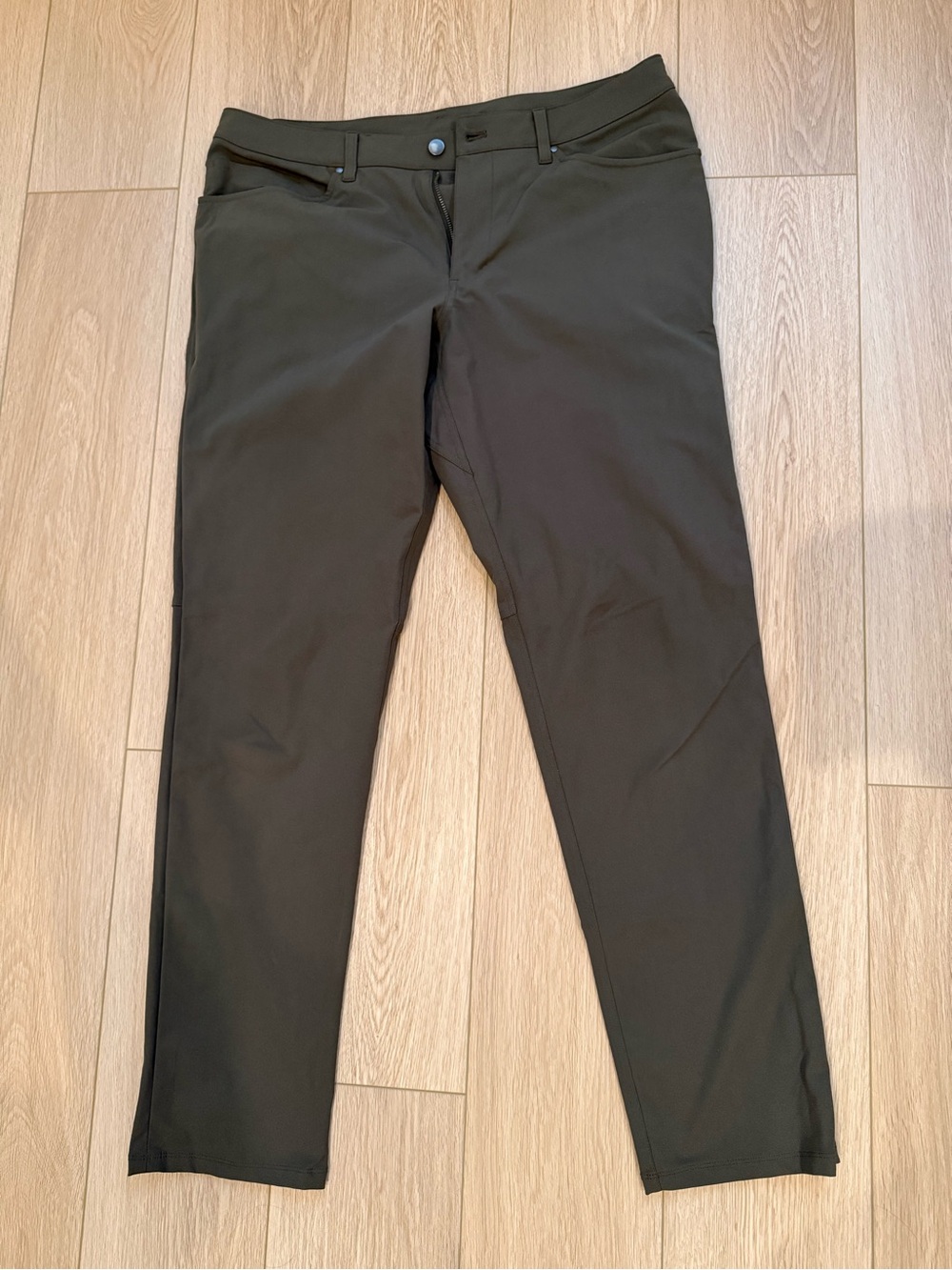 36x37 Lululemon Commission
Classic 5 Pocket pant